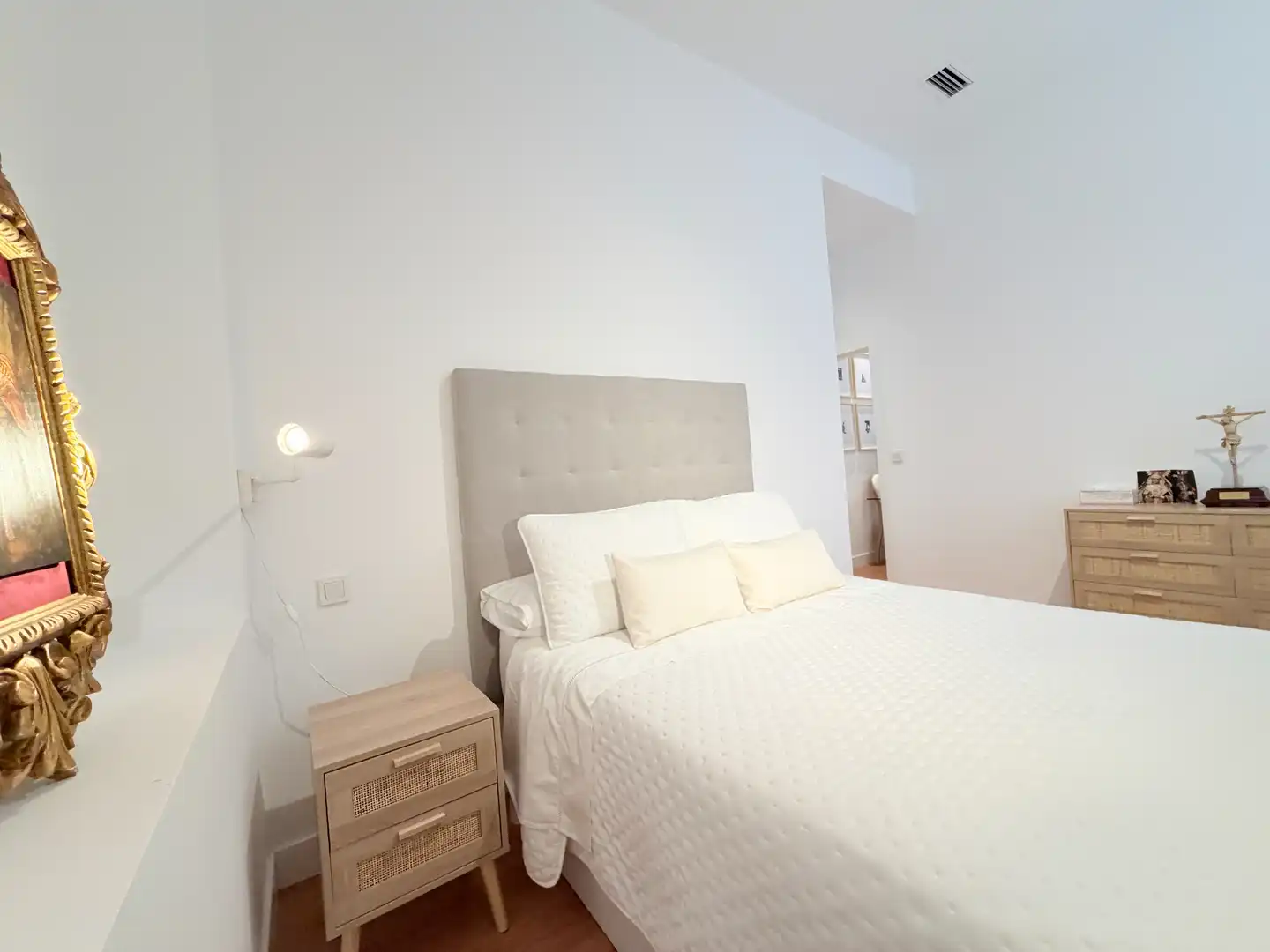 Bedroom of Apartments for rent in Sevilla  with Air Conditioner, Heating and Parquet flooring