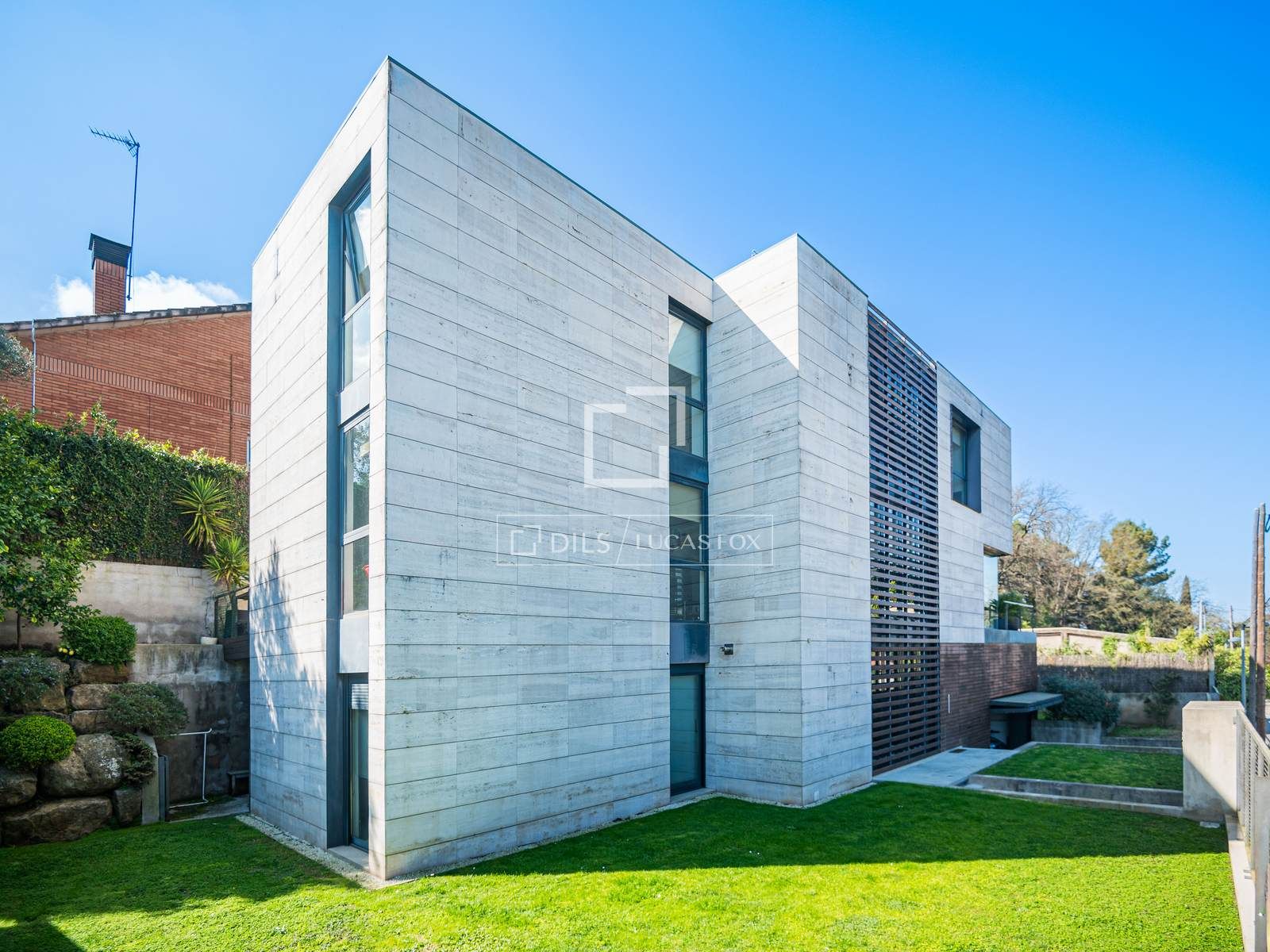 Exterior view of Houses for sale in Sant Cugat del Vallès  with Air Conditioner, Heating and Terrace