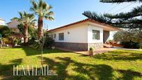 Vista exterior de Casa o xalet en venda en Viladecans amb Aire condicionat, Calefacció i Jardí privat