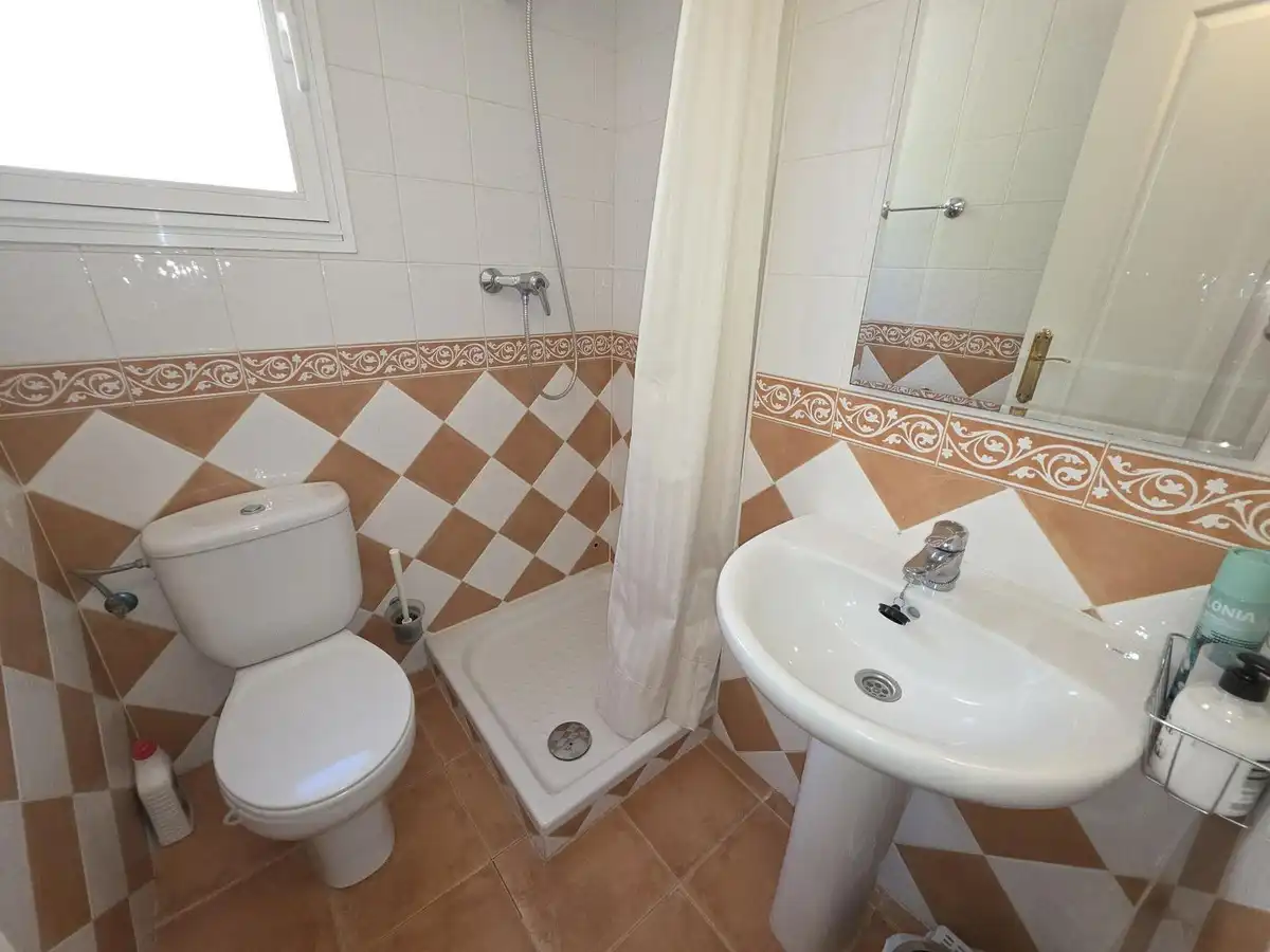 Badezimmer von Wohnungen zum Verkauf in Mijas mit Klimaanlage, Heizung und Terrasse