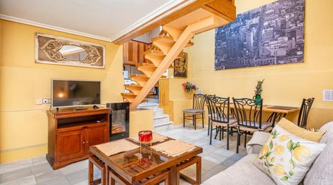 Foto 3 de Dúplex en venda a C. de Los Peñascales, 47, Fuente del Berro,  Madrid Capital