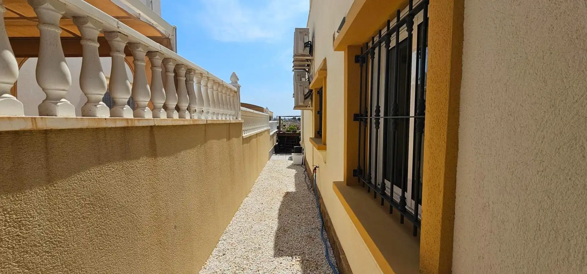 Terrassa de Casa o xalet en venda en El Raso