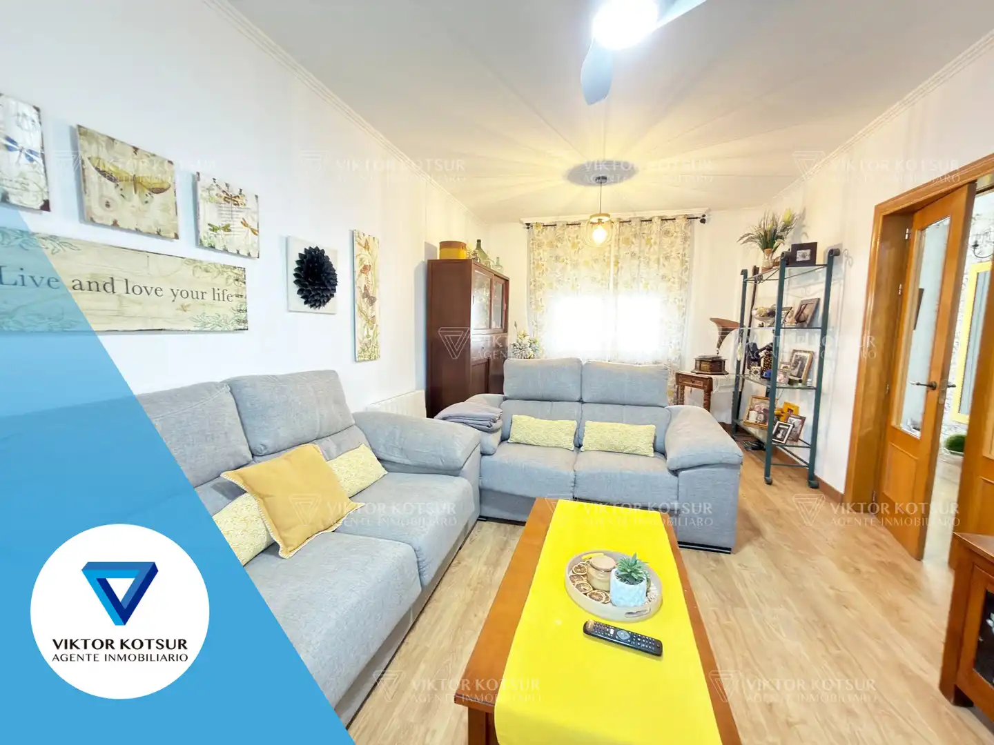 Living room of Detached homes for sale in Roquetas de Mar  with Air Conditioner, Terrace and Storage room