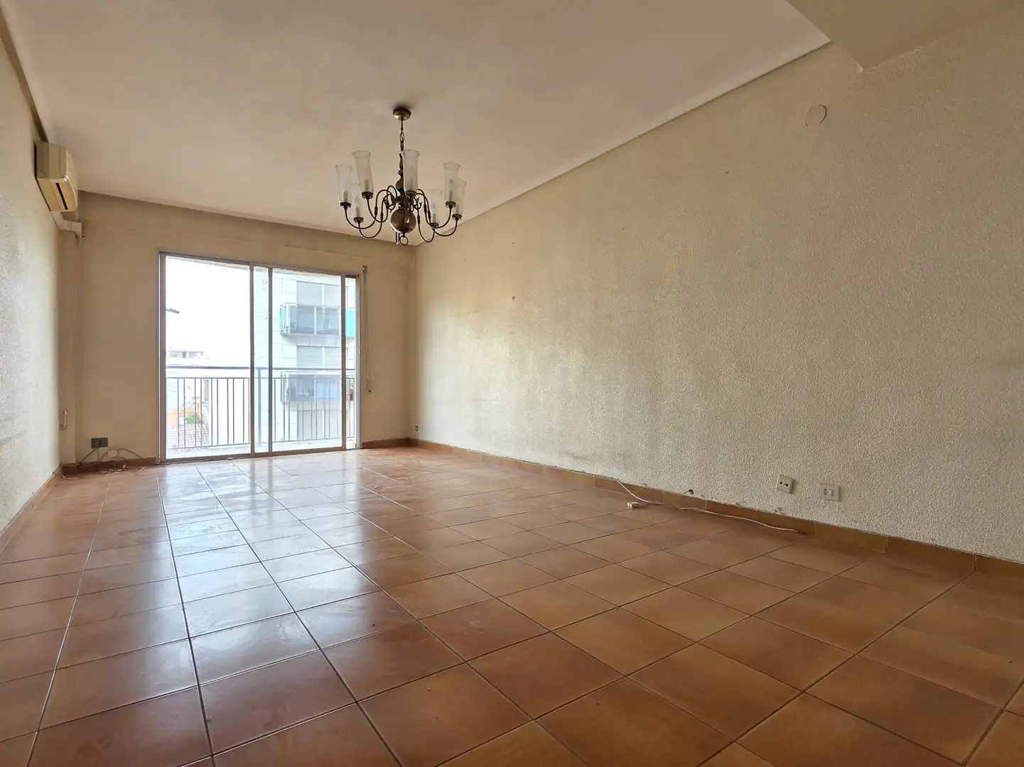 Sala de estar de Piso en venta en Castellón de la Plana / Castelló de la Plana con Balcón