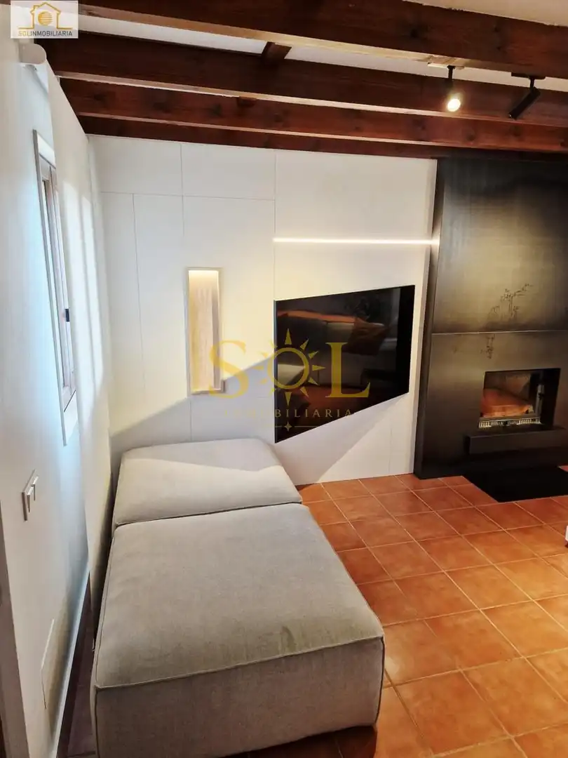 Sala de estar de Casa o chalet en venta en Villaquilambre con Calefacción, Jardín privado y Parquet