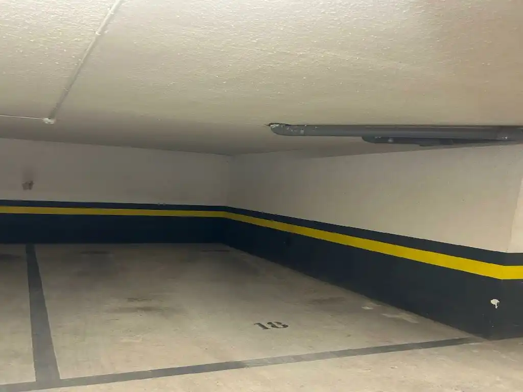Parking de Estudio en venta en Albelda de Iregua con Calefacción, Terraza y Trastero