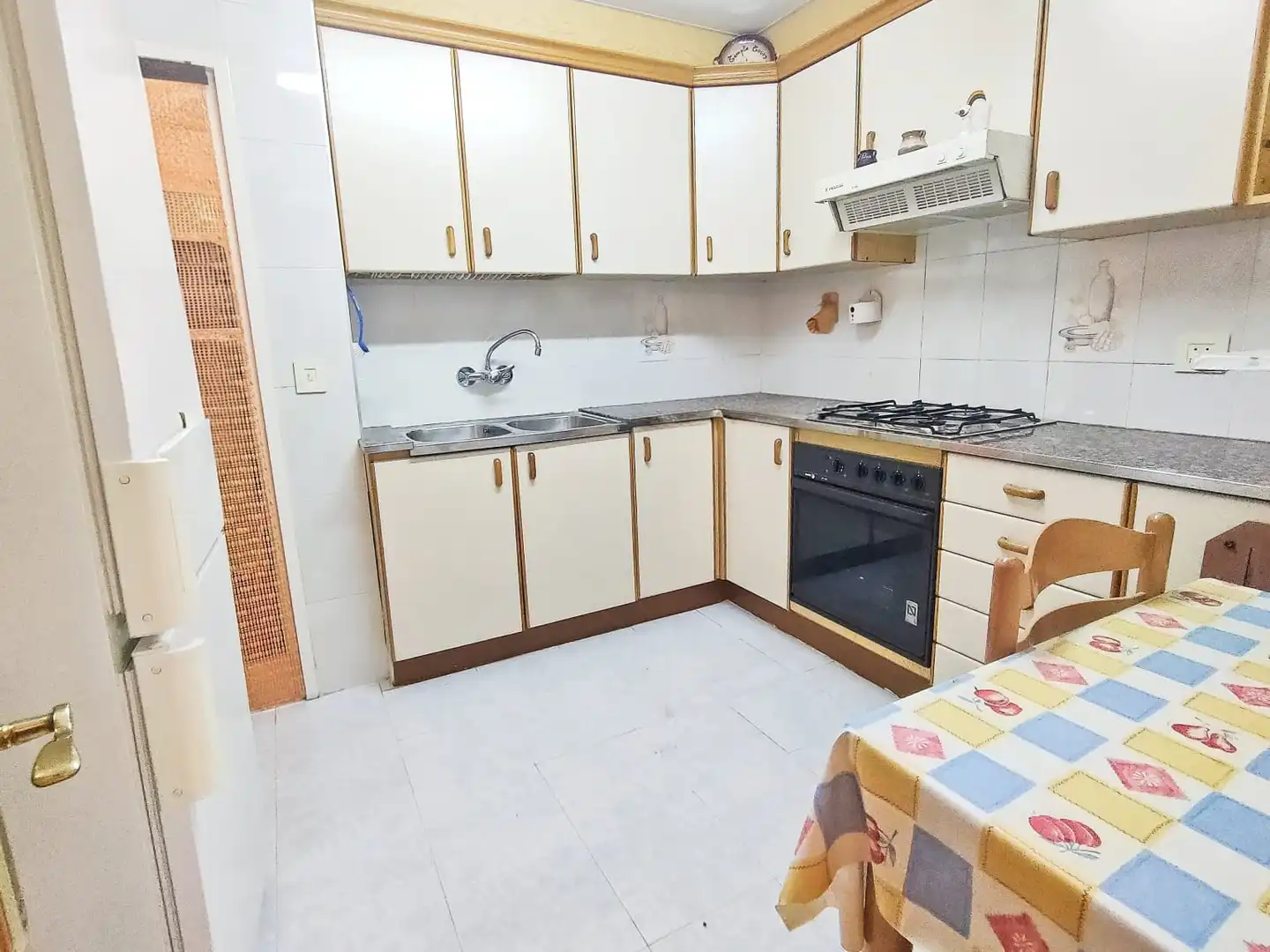 Kitchen of Flat for sale in Berga  with Heating, Furnished and Balcony