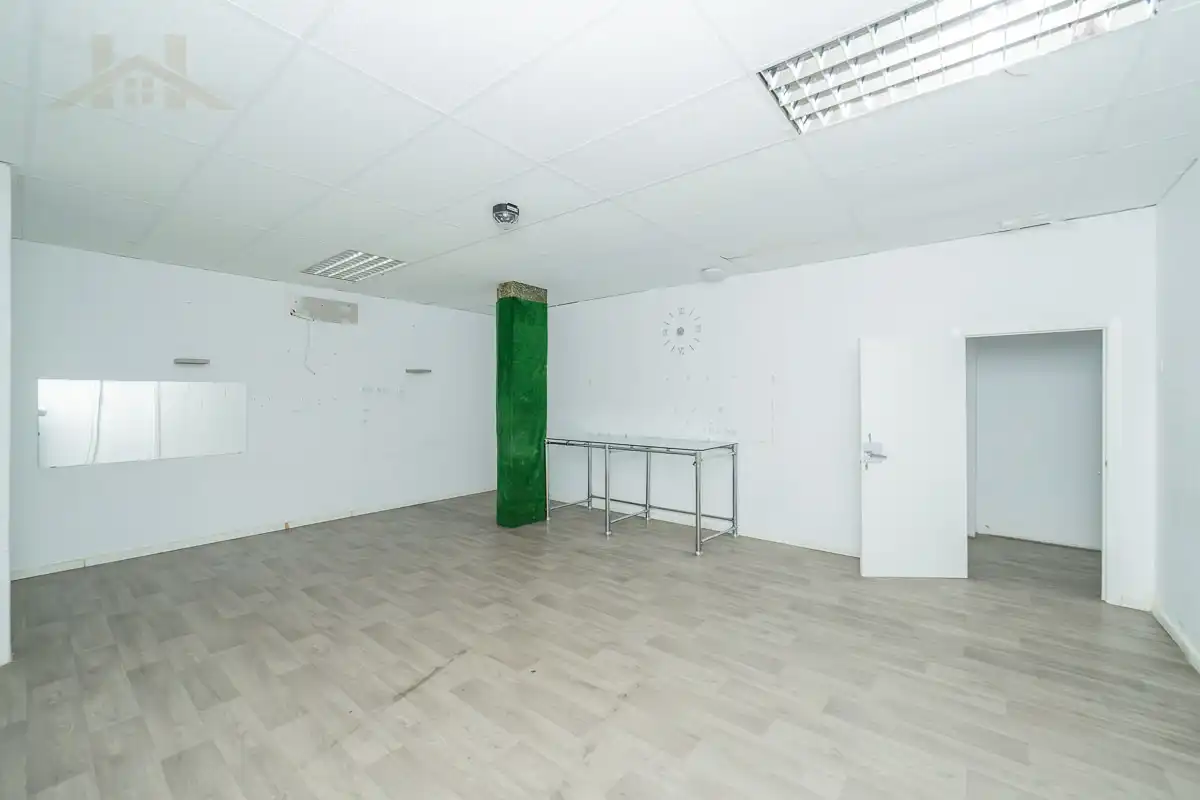 Local en venta en Avenida Olímpica, El Soto - Azorín