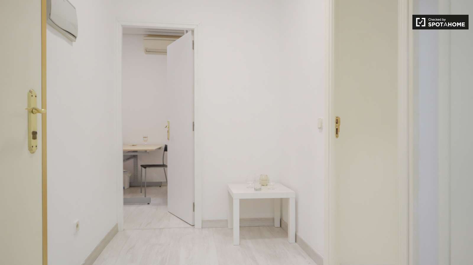 Apartment to share in Goya