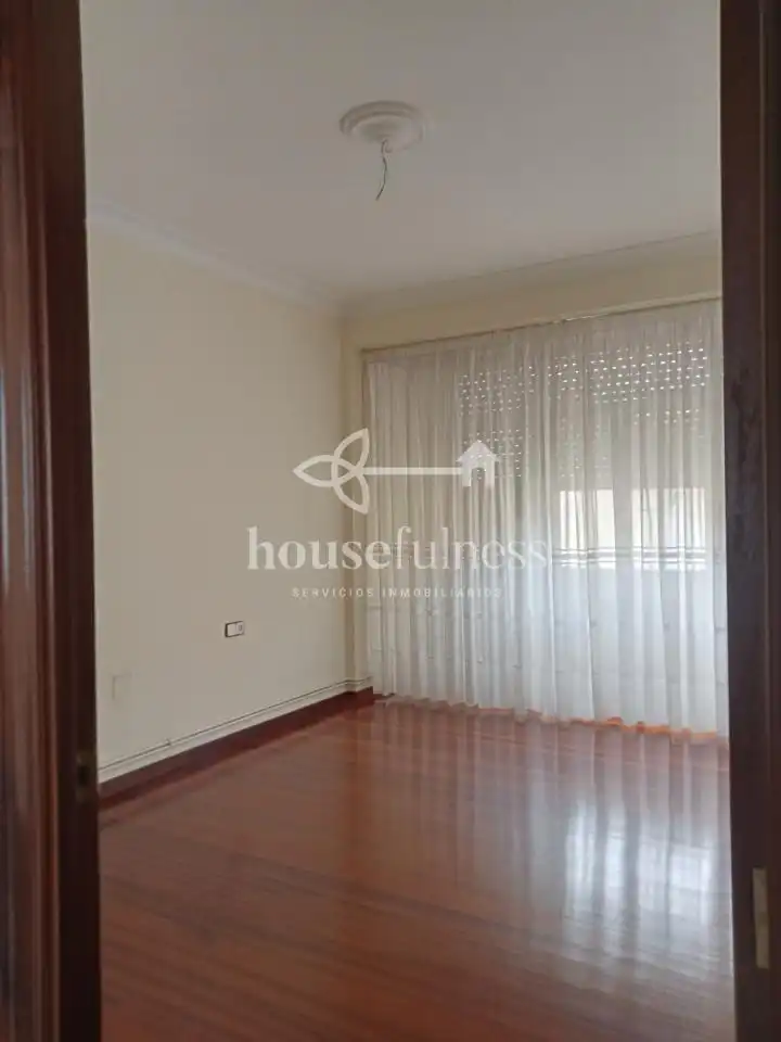 Habitación de Edificio en venta en Fene