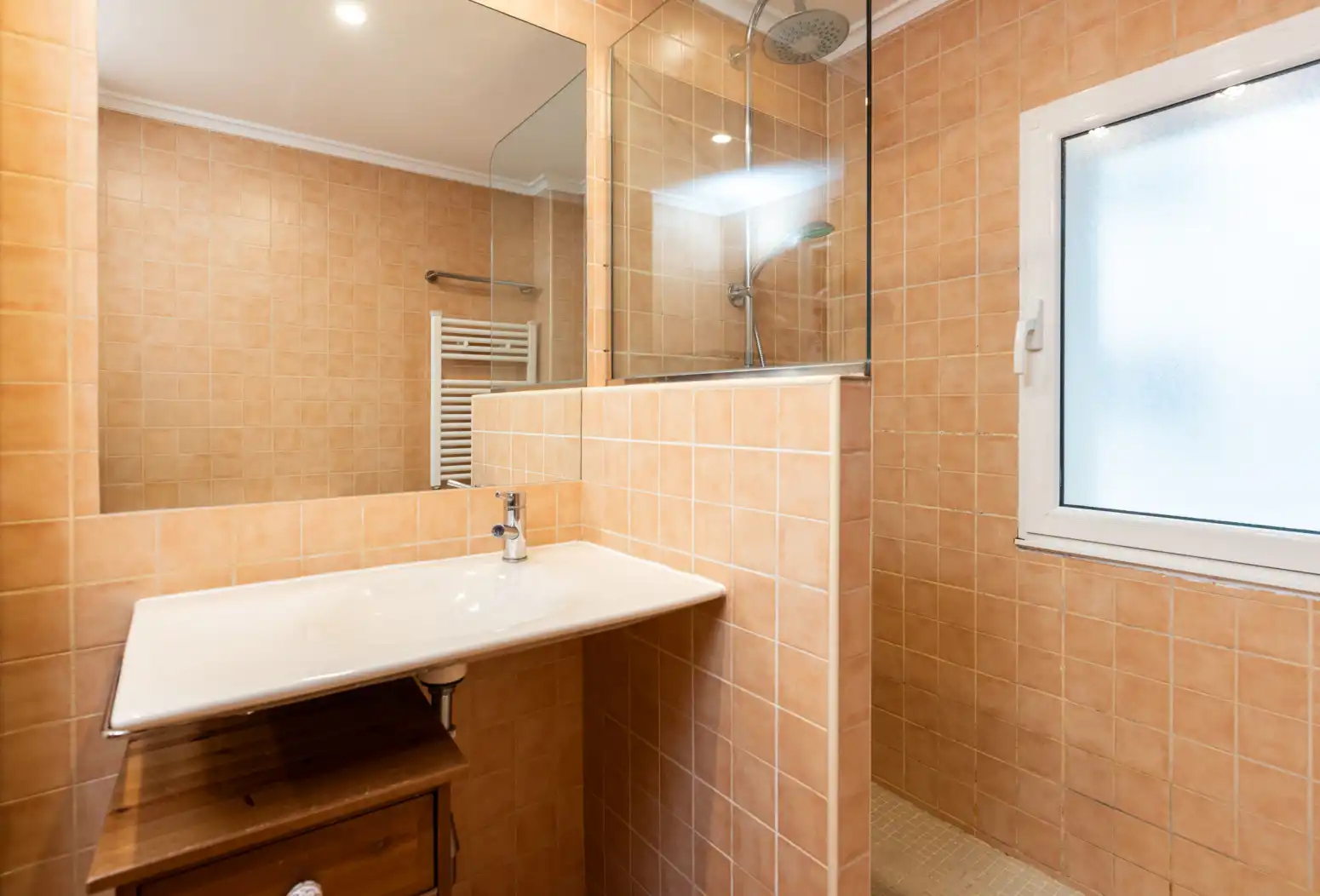 Baño de Piso en venta en Oviedo  con Calefacción y Parquet