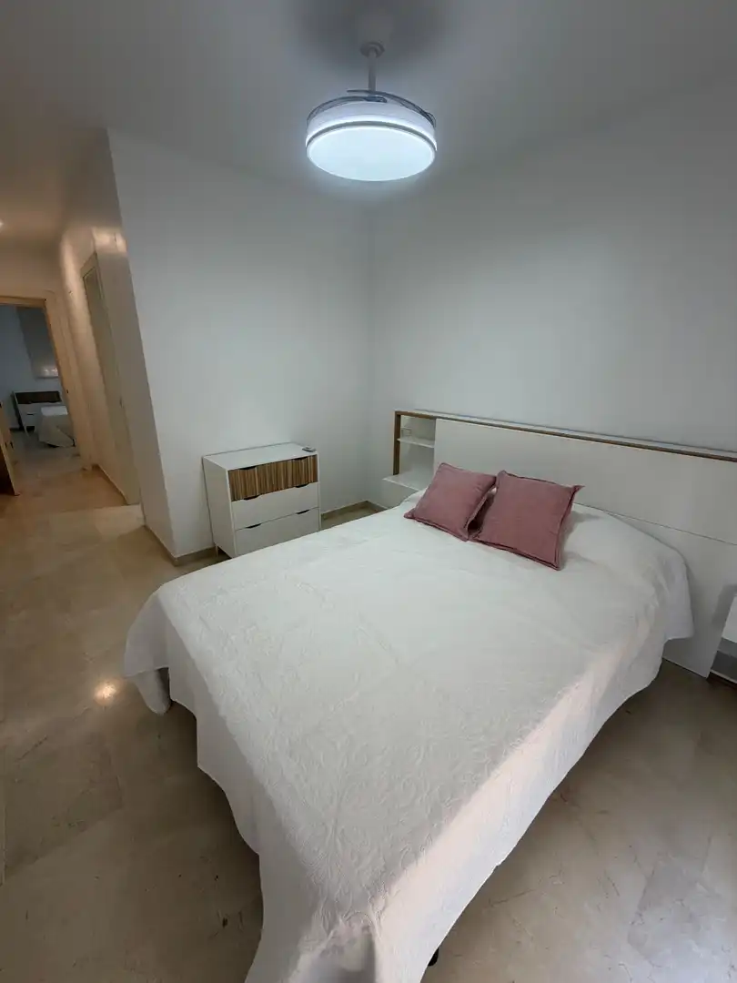 Bedroom of Flat for rent in Algeciras  with Terrace, Furnished and Community pool