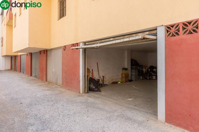 Garaje en Venta en Calle HORNO PAN COCER, 3 en Almuñecar Centro