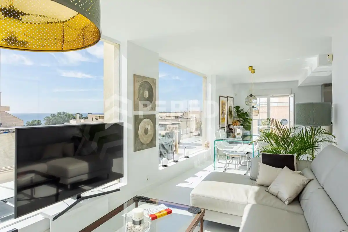 Sala de estar de Ático en venta en Roquetas de Mar con Aire acondicionado, Terraza y Piscina comunitaria