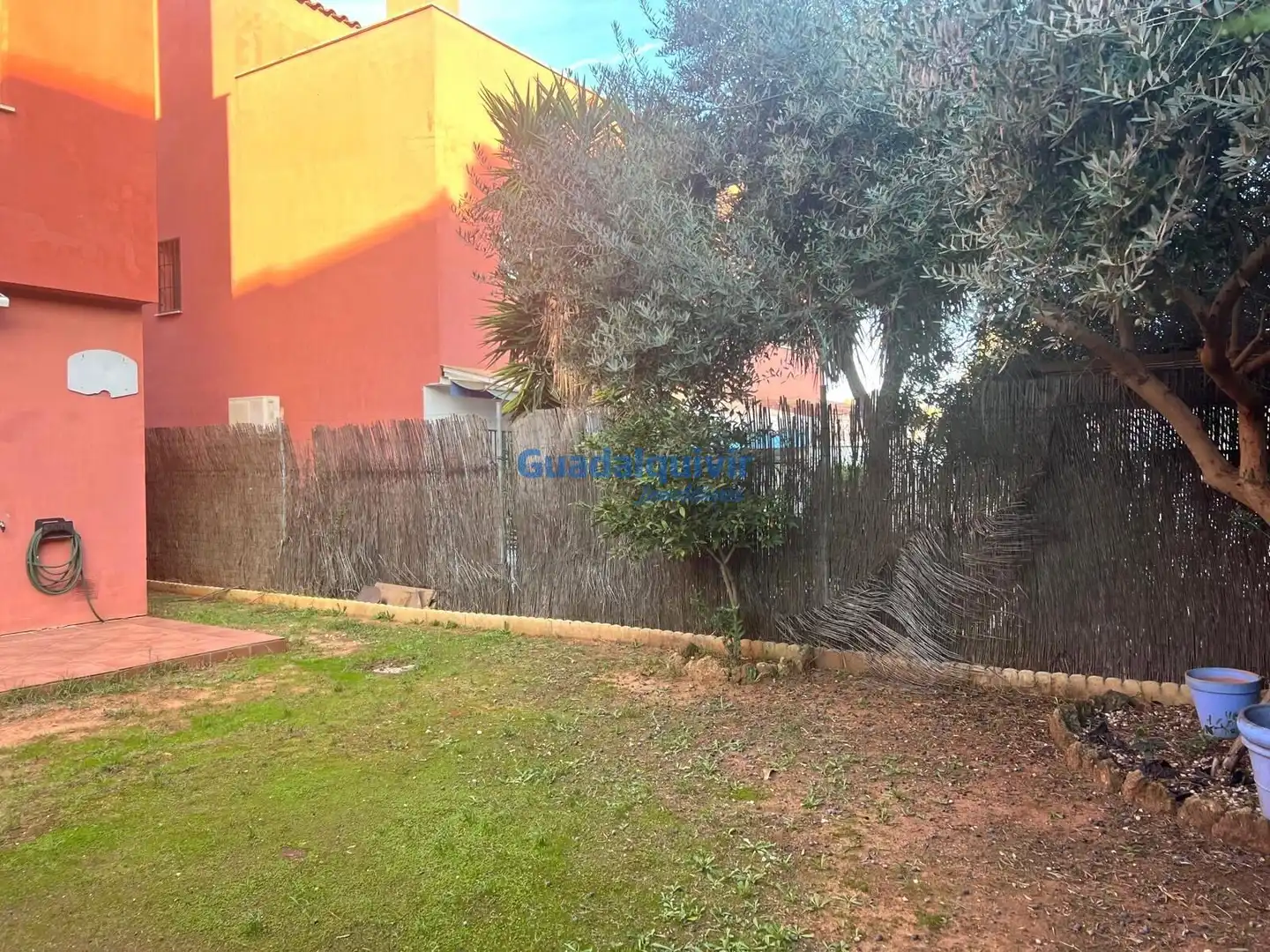 Jardí de Casa adosada en venda en Alcalá de Guadaira amb Jardí privat, Terrassa i Traster