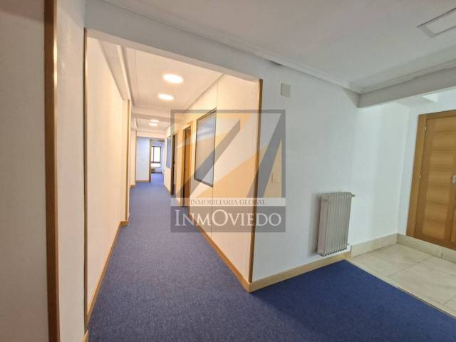 Oficina en Alquiler en MANUEL PEDREGAL en Salesas - Foncalada - Campoamor