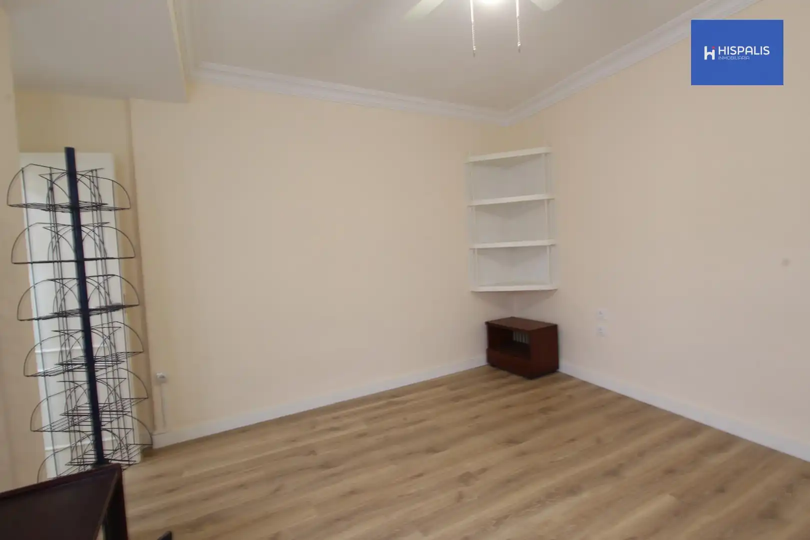 Ground floor for sale in Sevilla  with Air Conditioner and Heating