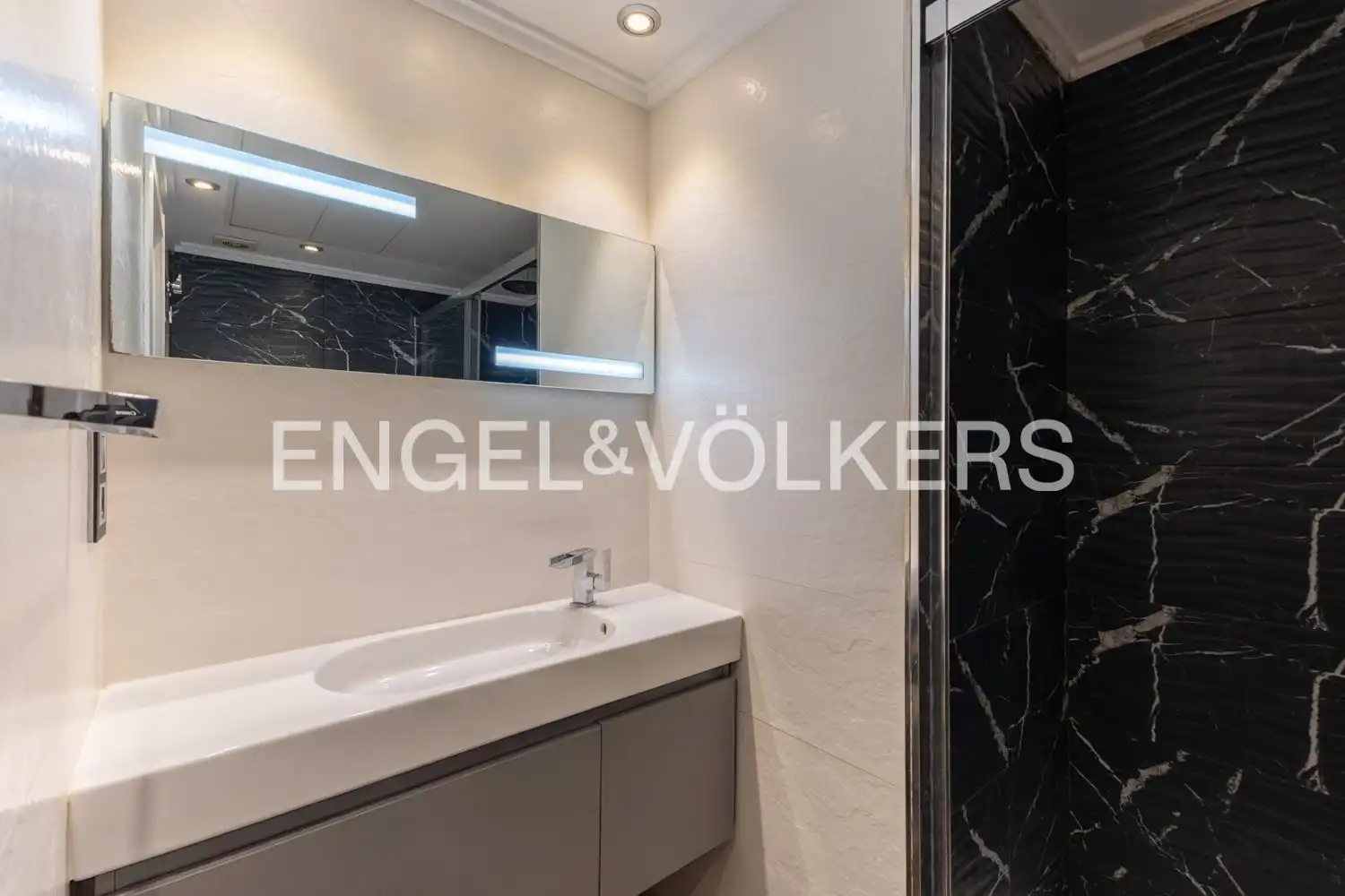 Baño de Piso en venta en Valencia con Aire acondicionado, Calefacción y Parquet