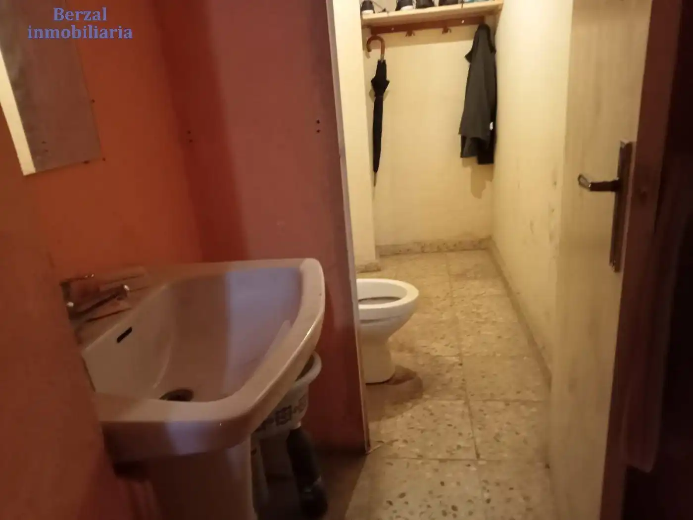 Baño de Local en venta en  Logroño