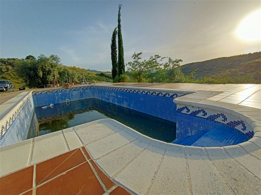 Piscina de Finca rústica en venda en Ronda amb Piscina