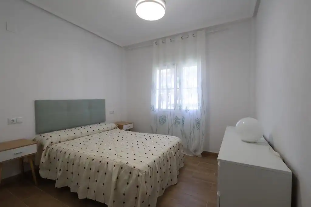 Dormitori de Casa o xalet en venda en Orihuela amb Aire condicionat, Jardí privat i Terrassa