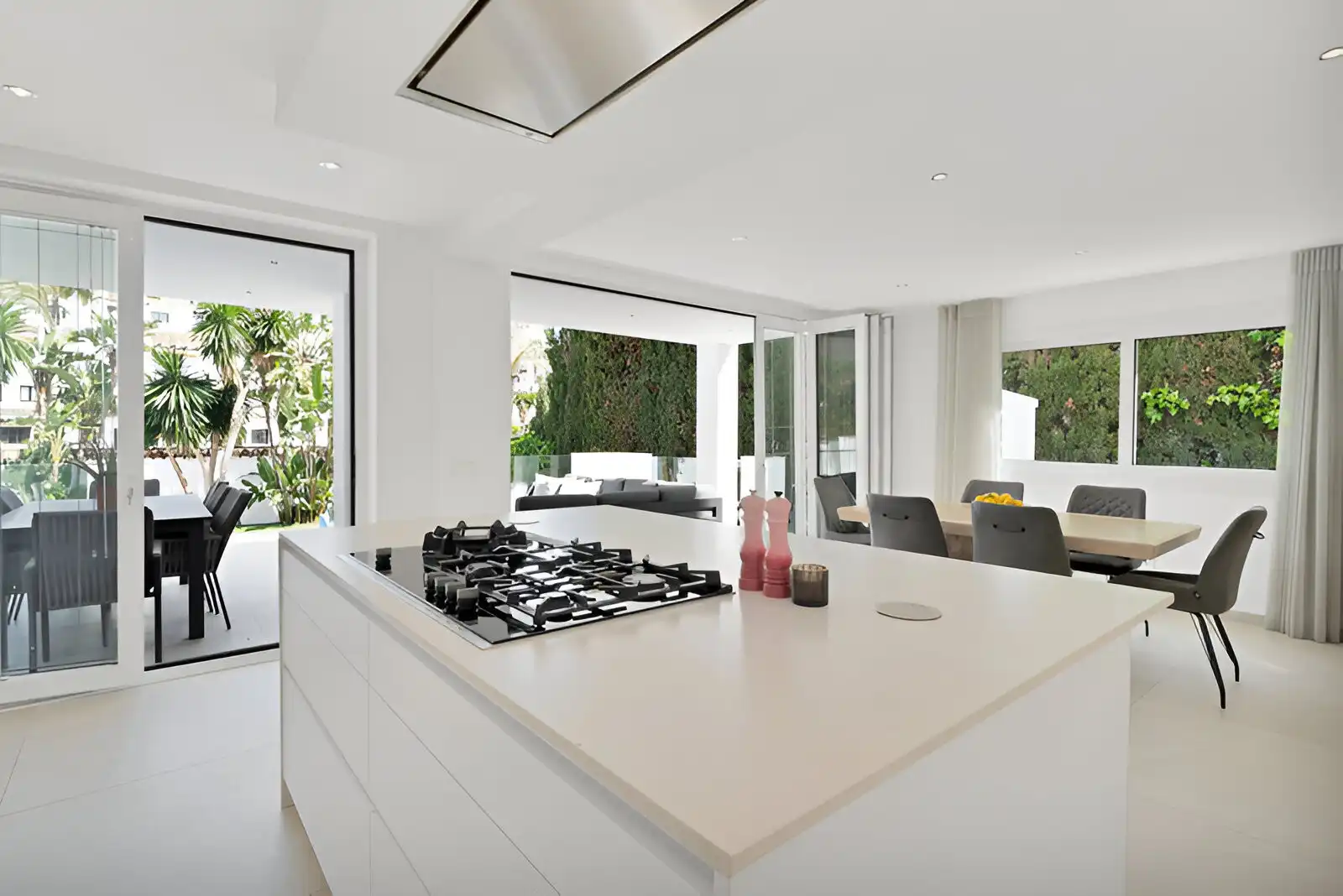 Villa independiente en venta en Nueva Andalucía, imatge 3