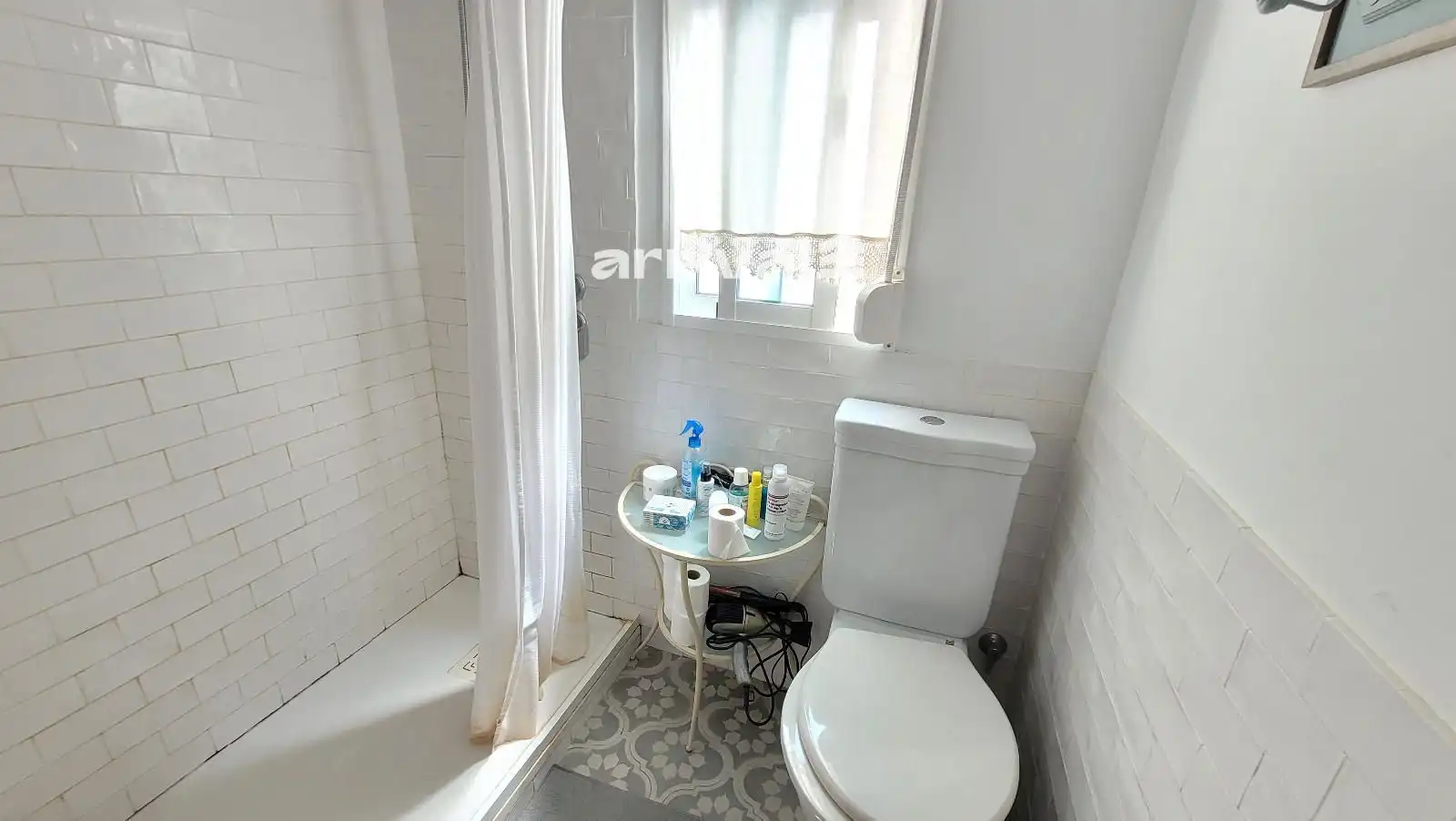 Badezimmer von Wohnung zur untervermieten in Valencia mit Klimaanlage, Möbliert und Waschmaschine