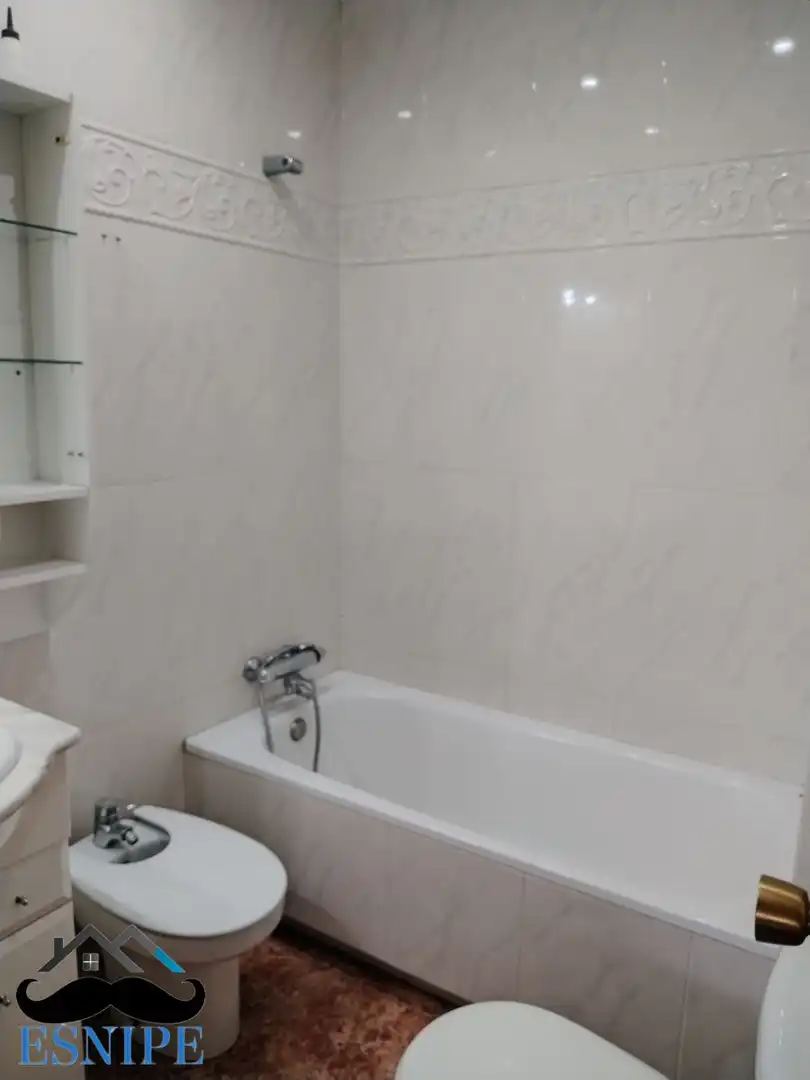 Badezimmer von Wohnung zum Verkauf in Archena mit Klimaanlage und Balkon