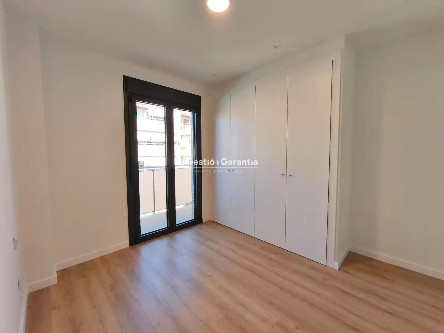 Erdgeschoss zum Verkauf in Cornellà de Llobregat, Barcelona
