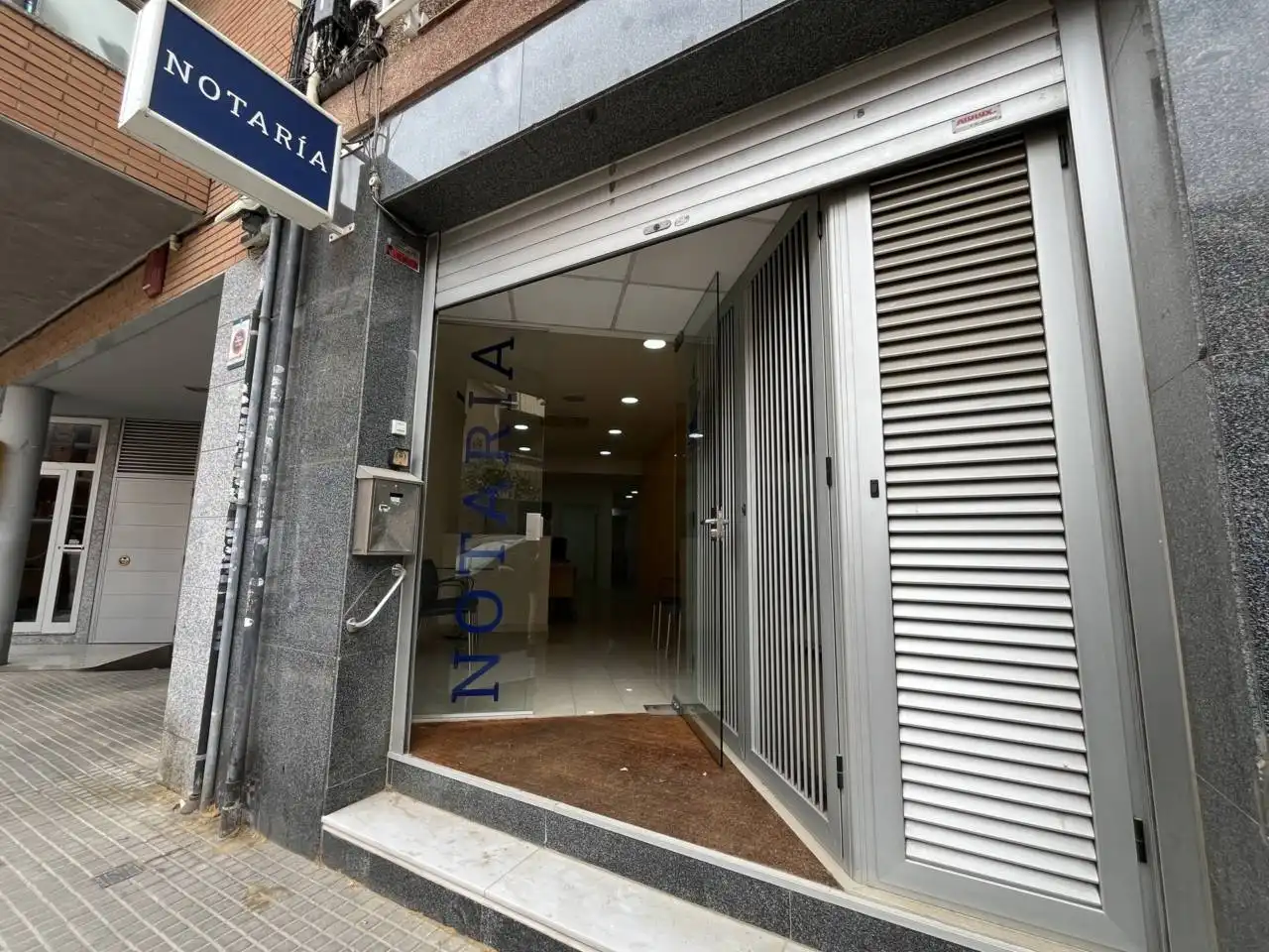 Oficina de alquiler en Esplugues de Llobregat con Aire acondicionado, Calefacción y Alarma