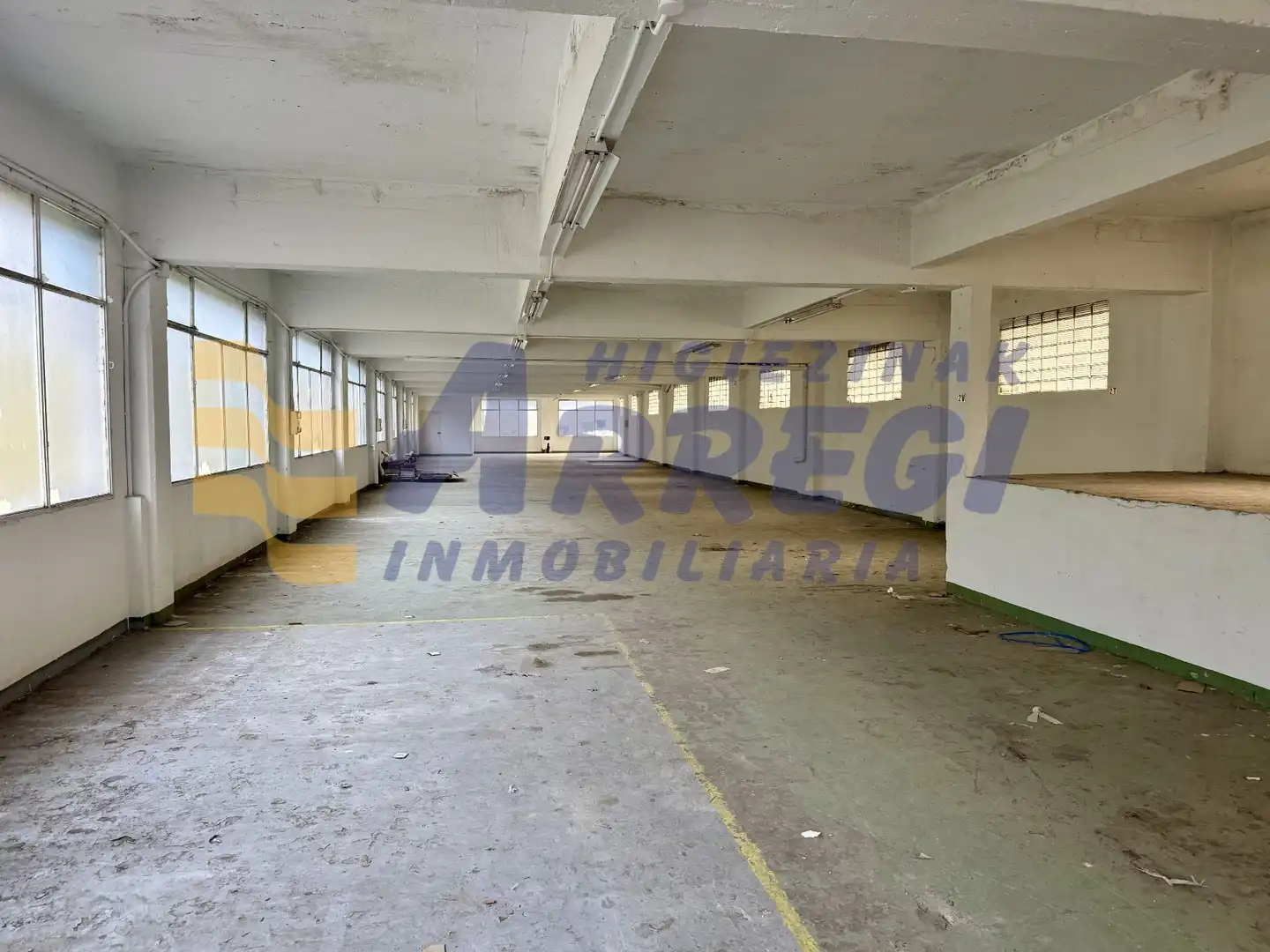 Parking de Nave industrial en venta en Eibar