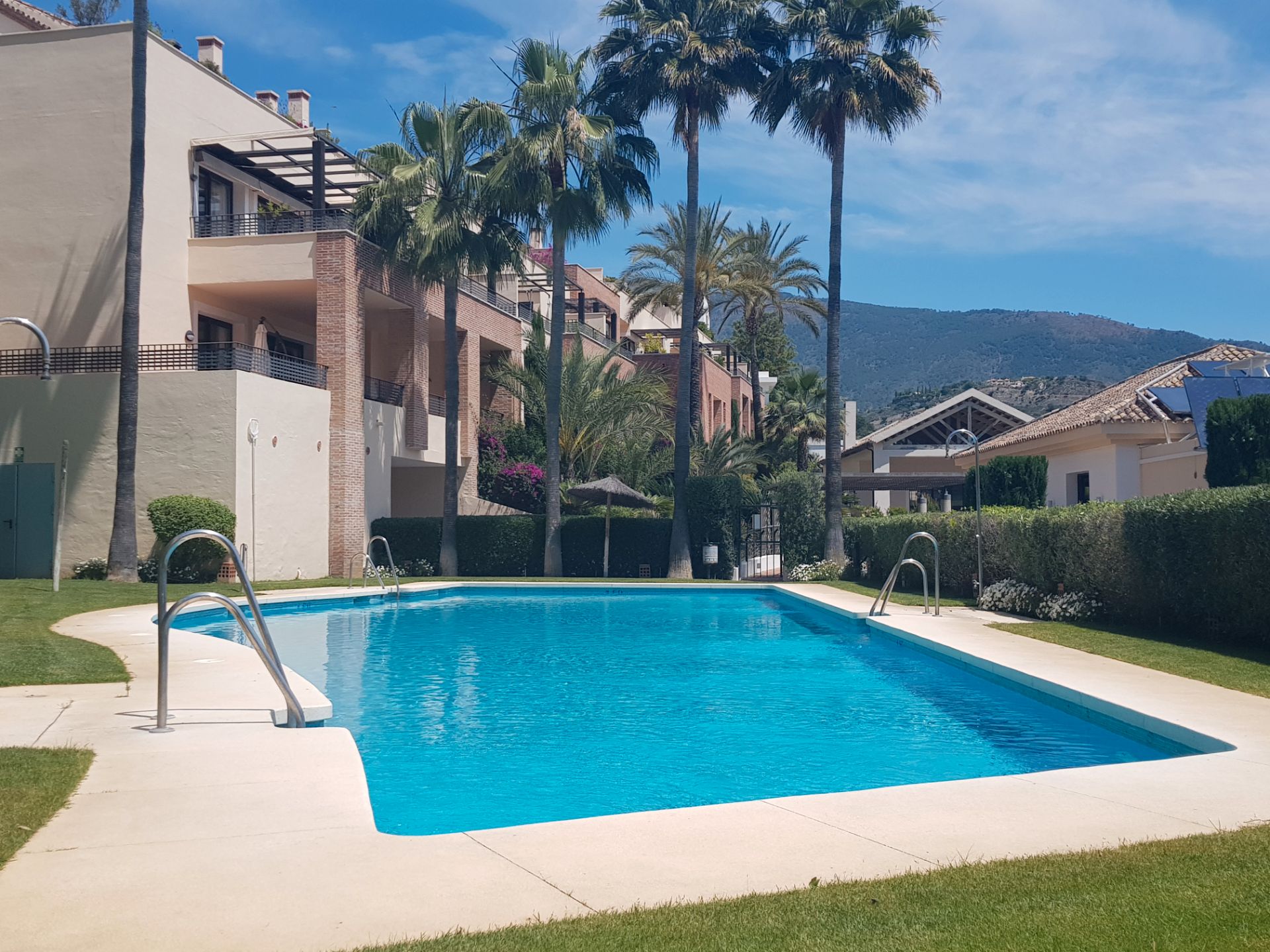 Garden of Single-family semi-detached for sale in Benahavís  with Air Conditioner, Heating and Terrace