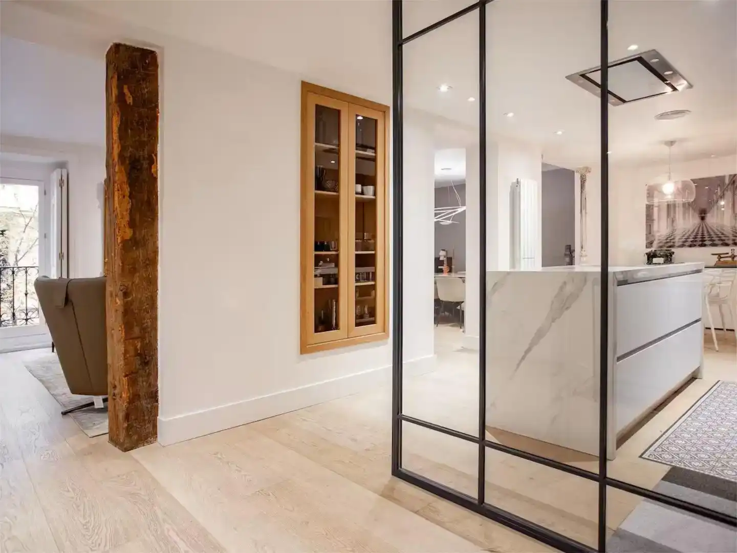 Flat for sale in  Barcelona Capital  with Air Conditioner and Balcony