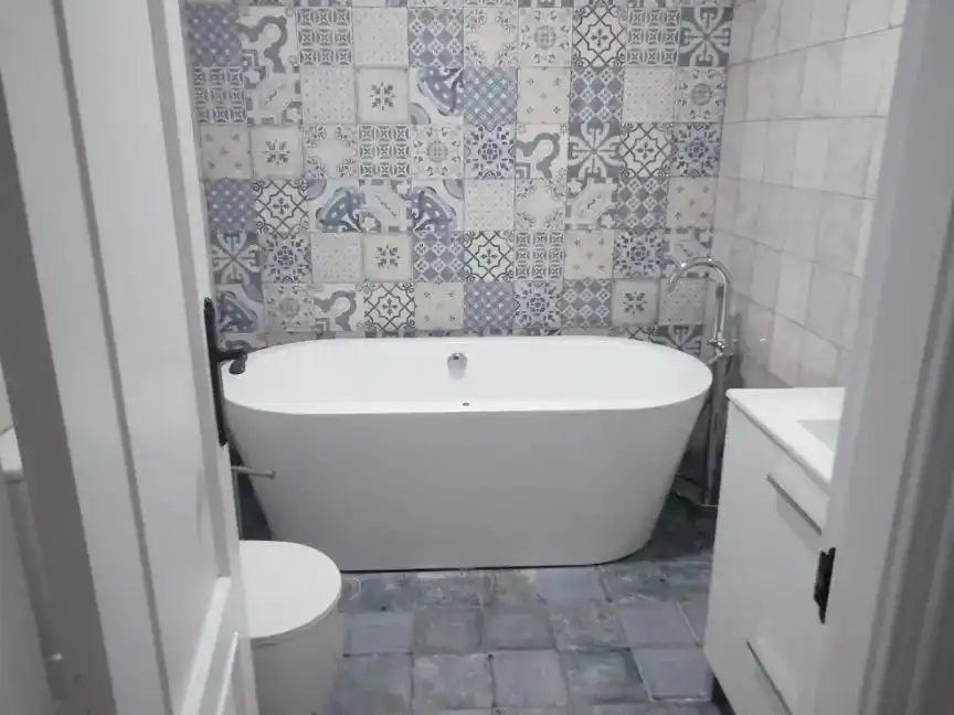 Bathroom of Flat for sale in Almensilla  with Air Conditioner, Private garden and Storage room
