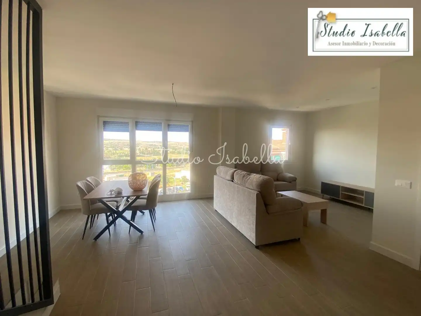 Living room of Duplexes for share in Toledo  with Air Conditioner, Heating and Terrace
