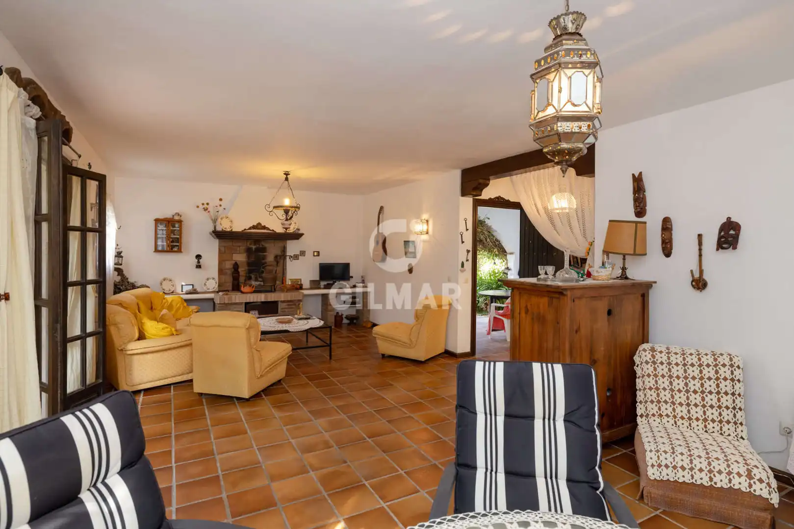 Sala d'estar de Casa o xalet en venda en Estepona amb Jardí privat