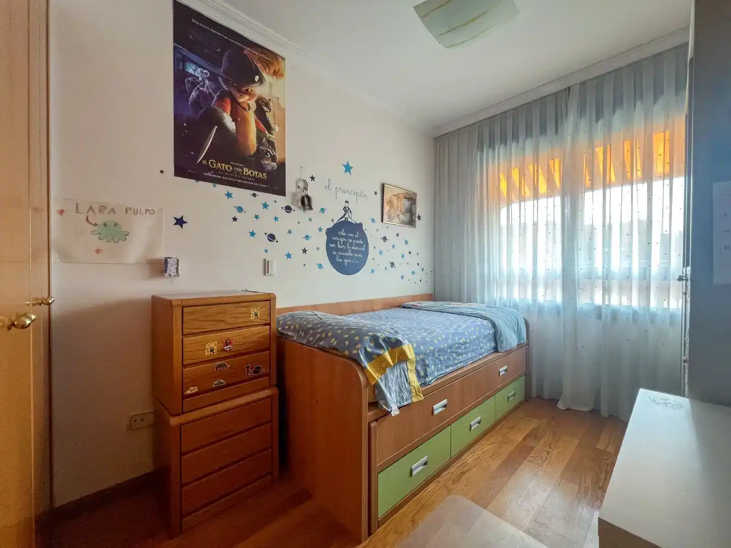 Schlafzimmer von Wohnung zum Verkauf in  Madrid Capital mit Klimaanlage und Schwimmbad