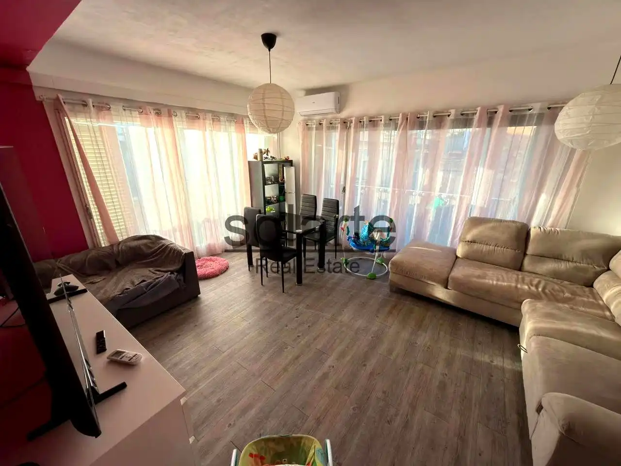 Sala de estar de Piso en venta en Molins de Rei con Aire acondicionado, Parquet y Terraza