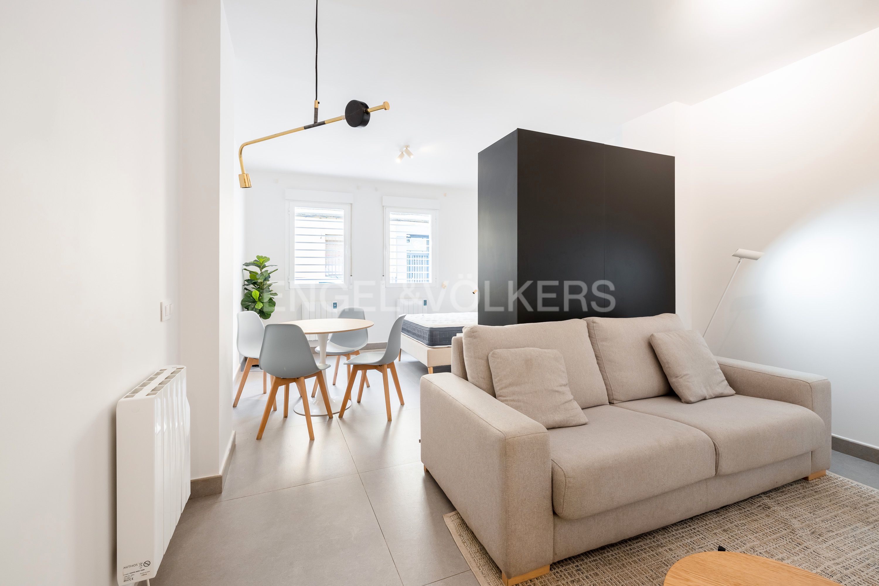 Vista exterior de Apartament de lloguer en  Madrid Capital amb Calefacció, Terrassa i Moblat