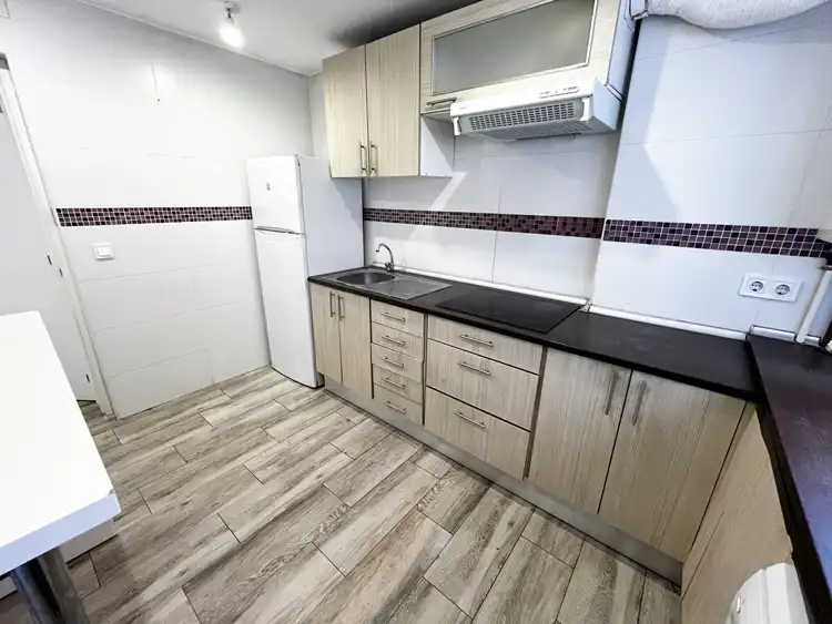 Cocina de Piso en venta en Madrid con Calefacción, Lavadora y Microondas
