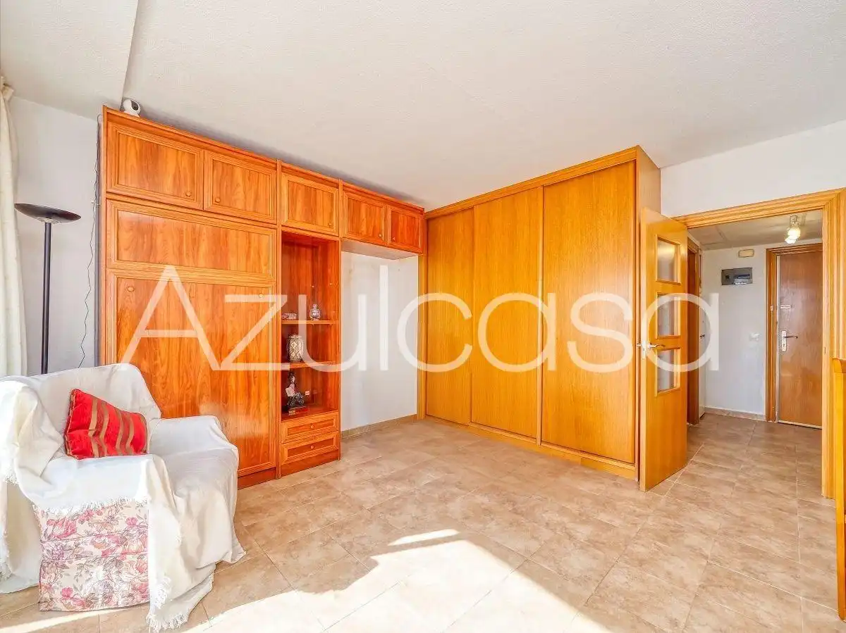 Habitación de Estudio en venta en Alicante / Alacant con Aire acondicionado, Parquet y Terraza