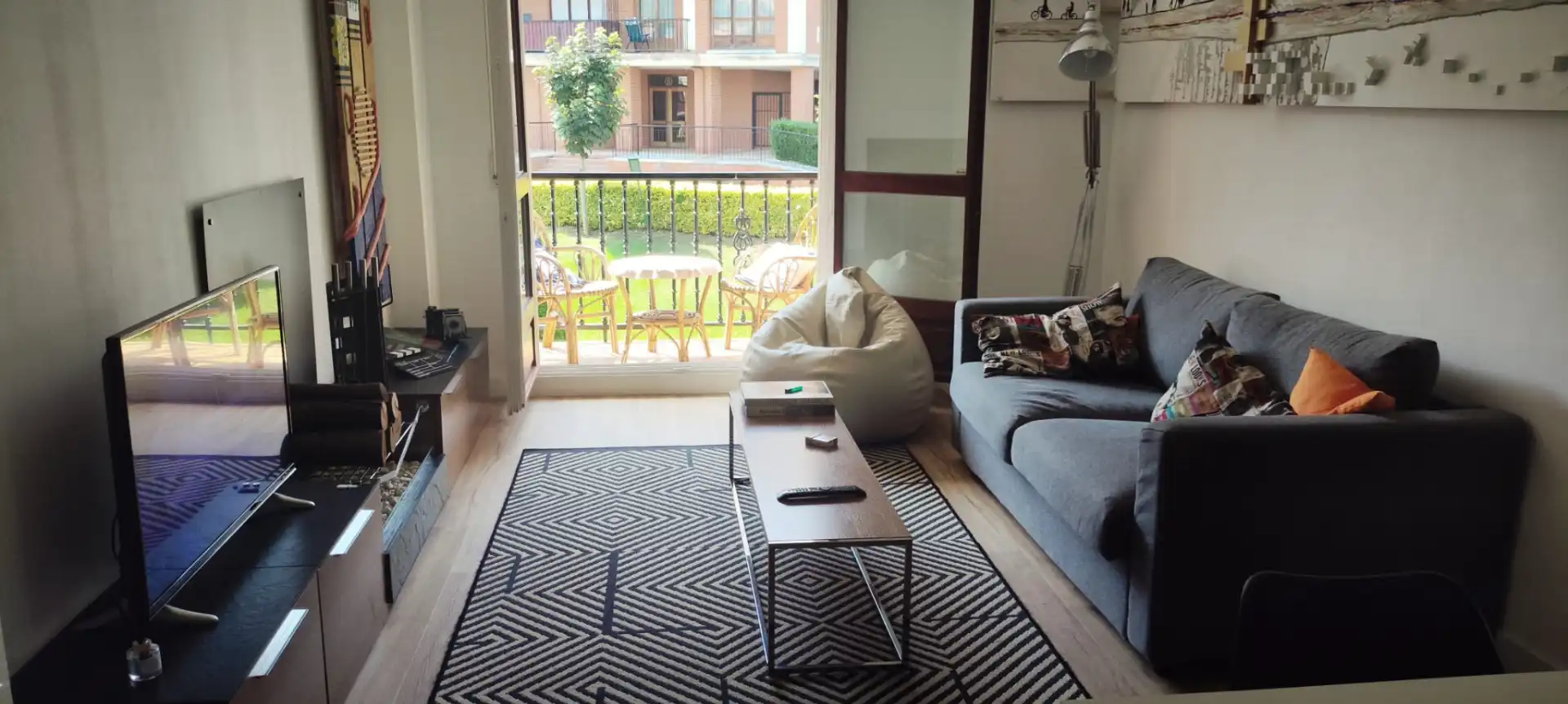 Sala de estar de Piso de alquiler en Castro-Urdiales con Calefacción, Terraza y Amueblado