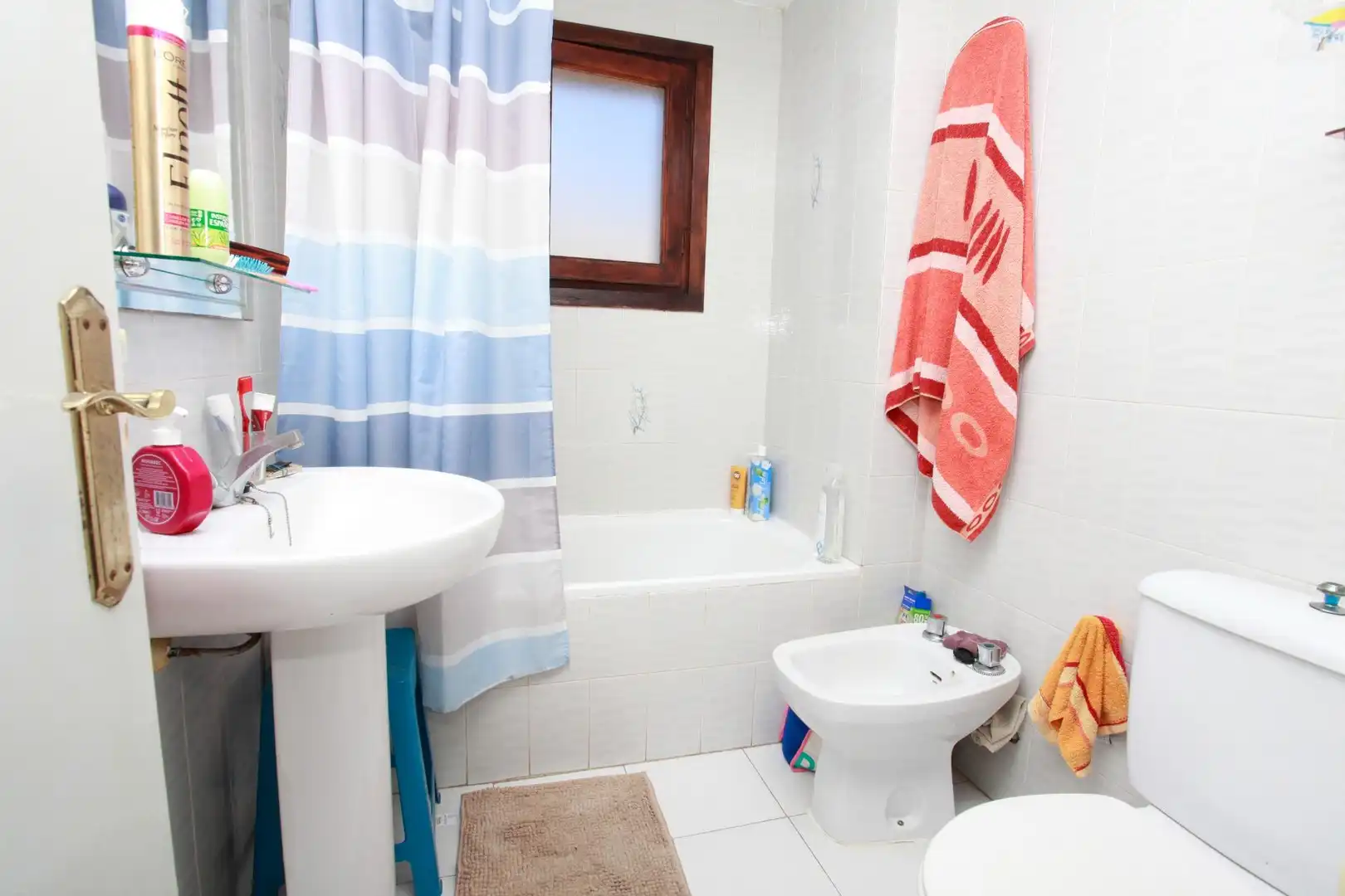 Baño de Apartamento en venta en La Manga del Mar Menor con Jardín privado, Terraza y Amueblado
