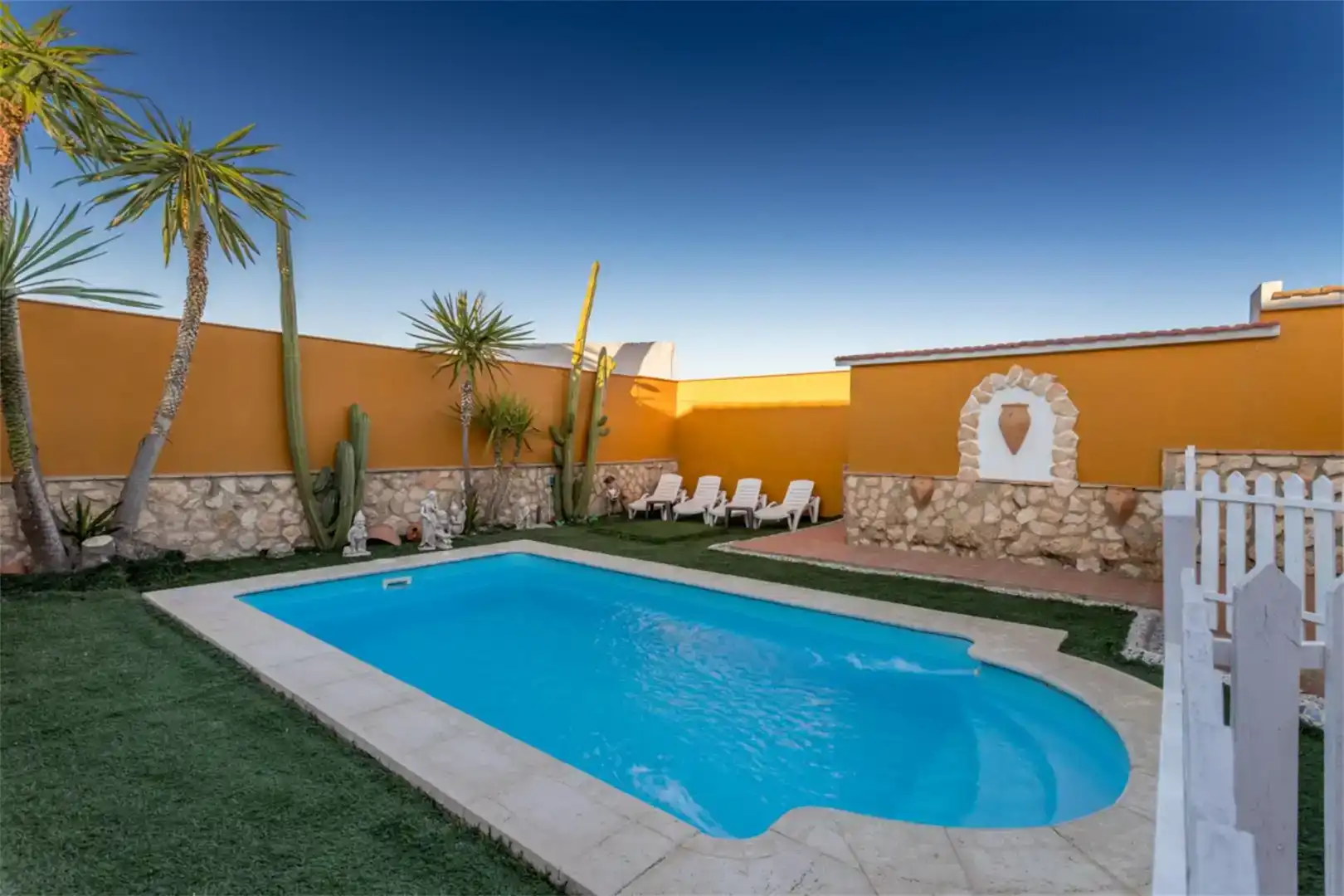 Piscina de Casa o chalet en venta en Fuentes de Andalucía con Aire acondicionado y Piscina