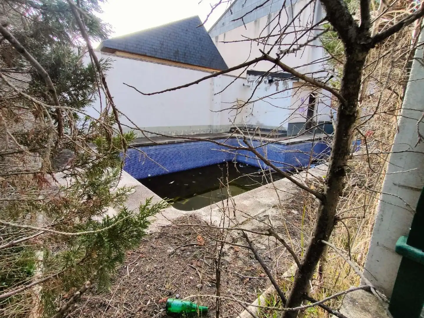 Schwimmbecken von Gebäude zum Verkauf in Miguelturra
