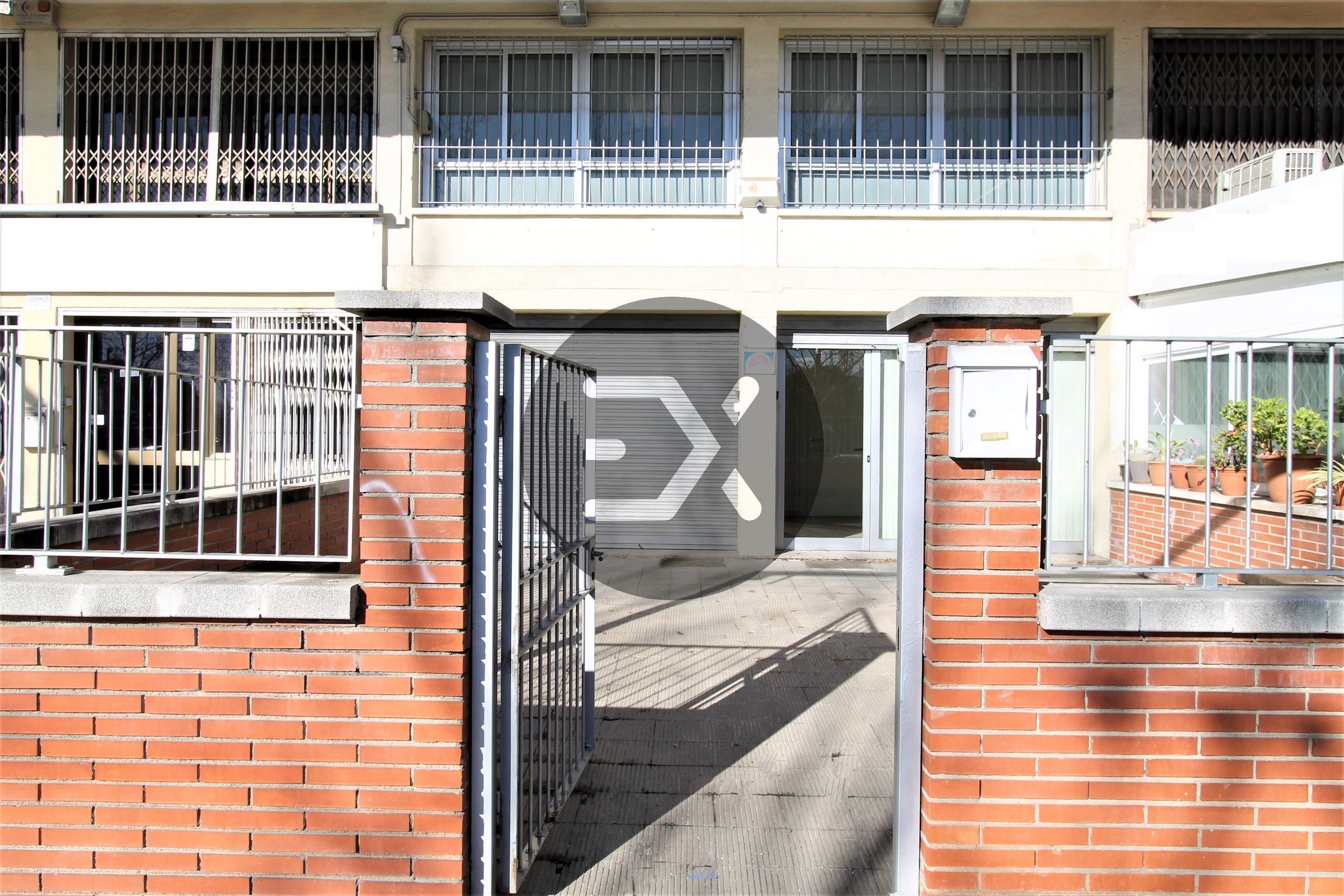 Premises to rent in Montmar