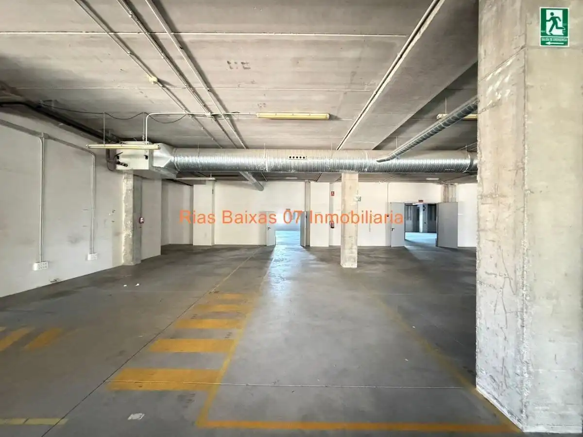 Parking of Industrial buildings for rent in Vigo 