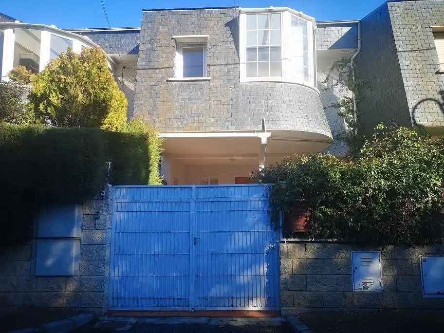 Vista exterior de Casa adosada en venta en Galapagar con Calefacción, Jardín privado y Terraza