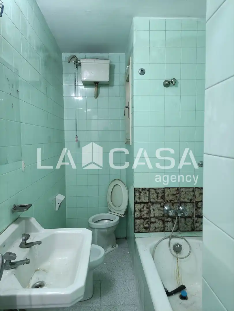Baño de Piso en venta en Santa Coloma de Gramenet con Balcón