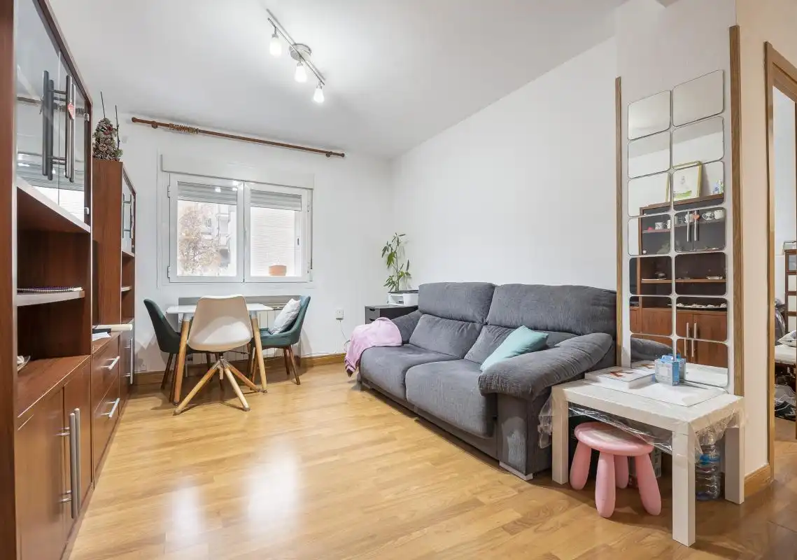 Sala de estar de Piso en venta en  Madrid Capital con Calefacción y Amueblado